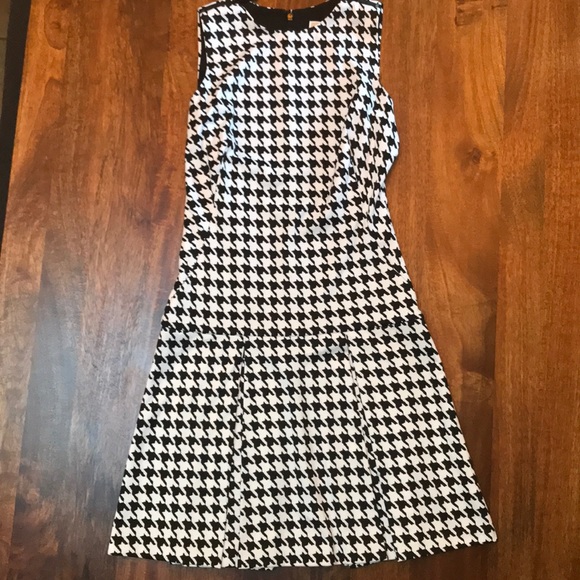 MICHAEL Michael Kors Dresses & Skirts - Michael Kors sleeveless dress